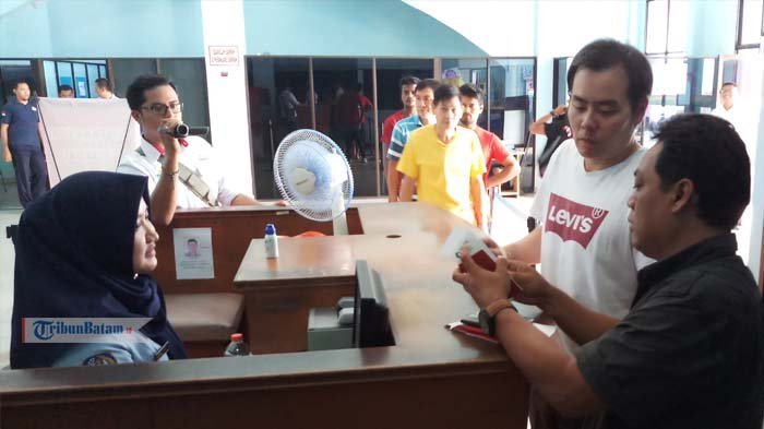 Imigrasi Karimun deportasi 8 WNA