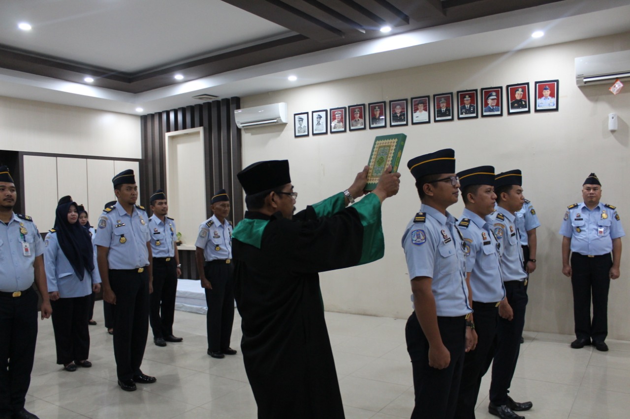 Pelantikan Pegawai JFT di Kantor Imigrasi Kelas II TPI Tanjung Balai Karimun