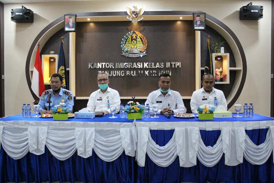 Kunjungan Kerja Kakanwil dan Kadiv. Yankum beserta staff Kantor Wilayah Kemenkumham Kepri pada Kantor Imigrasi Kelas II TPI Tanjung Balai Karimun