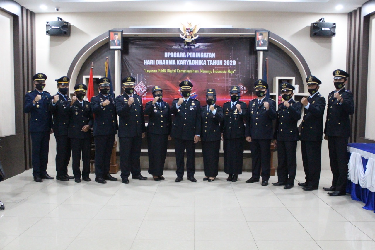 Kegiatan Upacara Peringatan Hari Dharma KaryaDhika Tahun 2020 secara Virtual melalui aplikasi zoom di Kantor Imigrasi Kelas II TPI Tanjung Balai Karimun