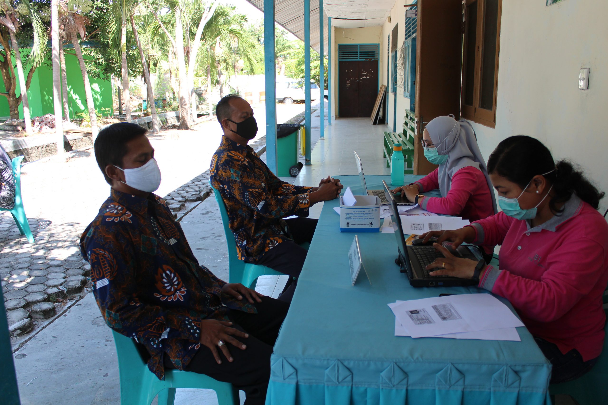Pelaksanaan Vaksin Covid-19 Bagi Petugas Imigrasi di Puskesmas Tanjung Balai Karimun