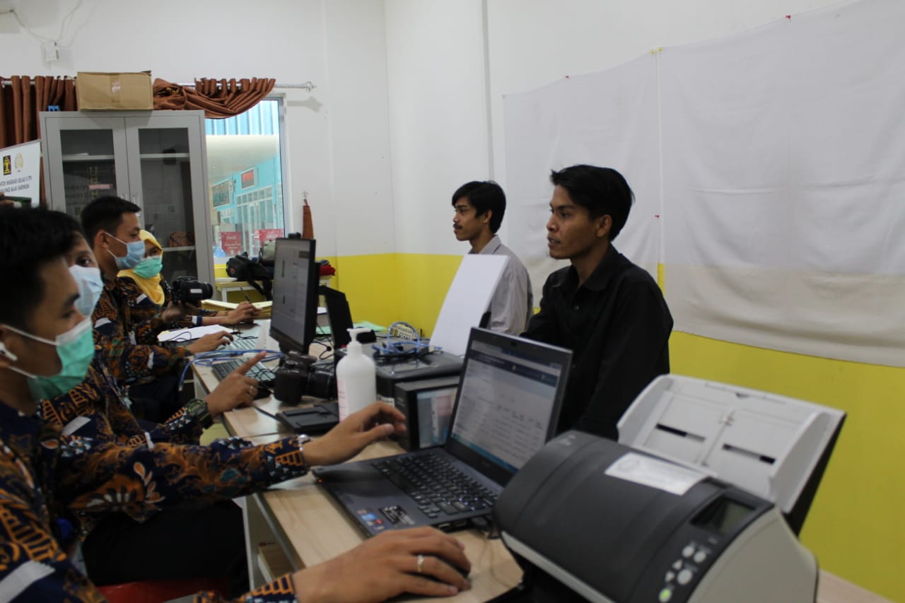 Kantor Imigrasi Kelas II TPI Tanjung Balai Karimun Kembali Melaksanakan Layanan Eazy Passport