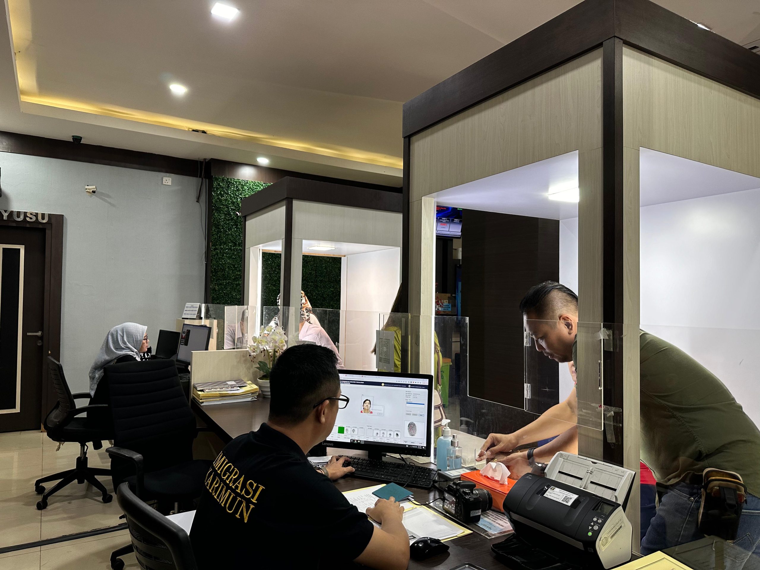 Layanan Paspor Simpatik di Hari Libur: Imigrasi Karimun Bantu Masyarakat dengan Kemudahan Akses